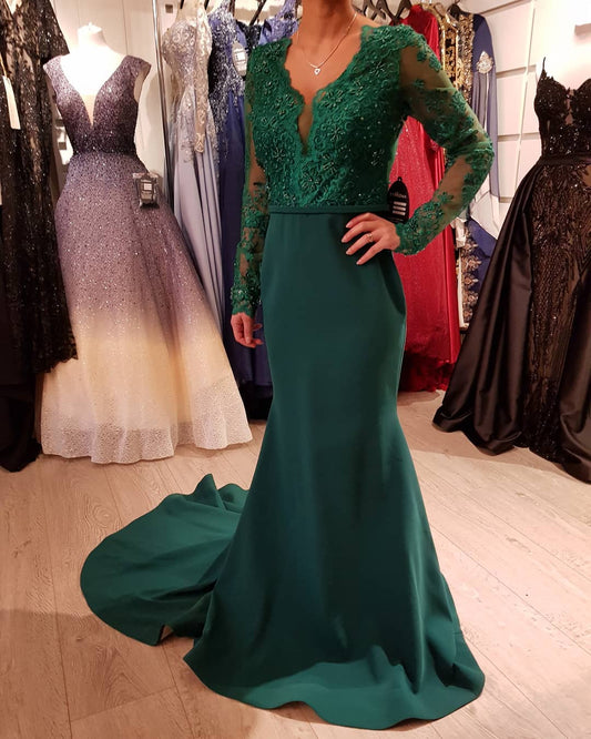 Grünes langes Meerjungfrau-Ballkleid mit V-Ausschnitt und Ärmeln