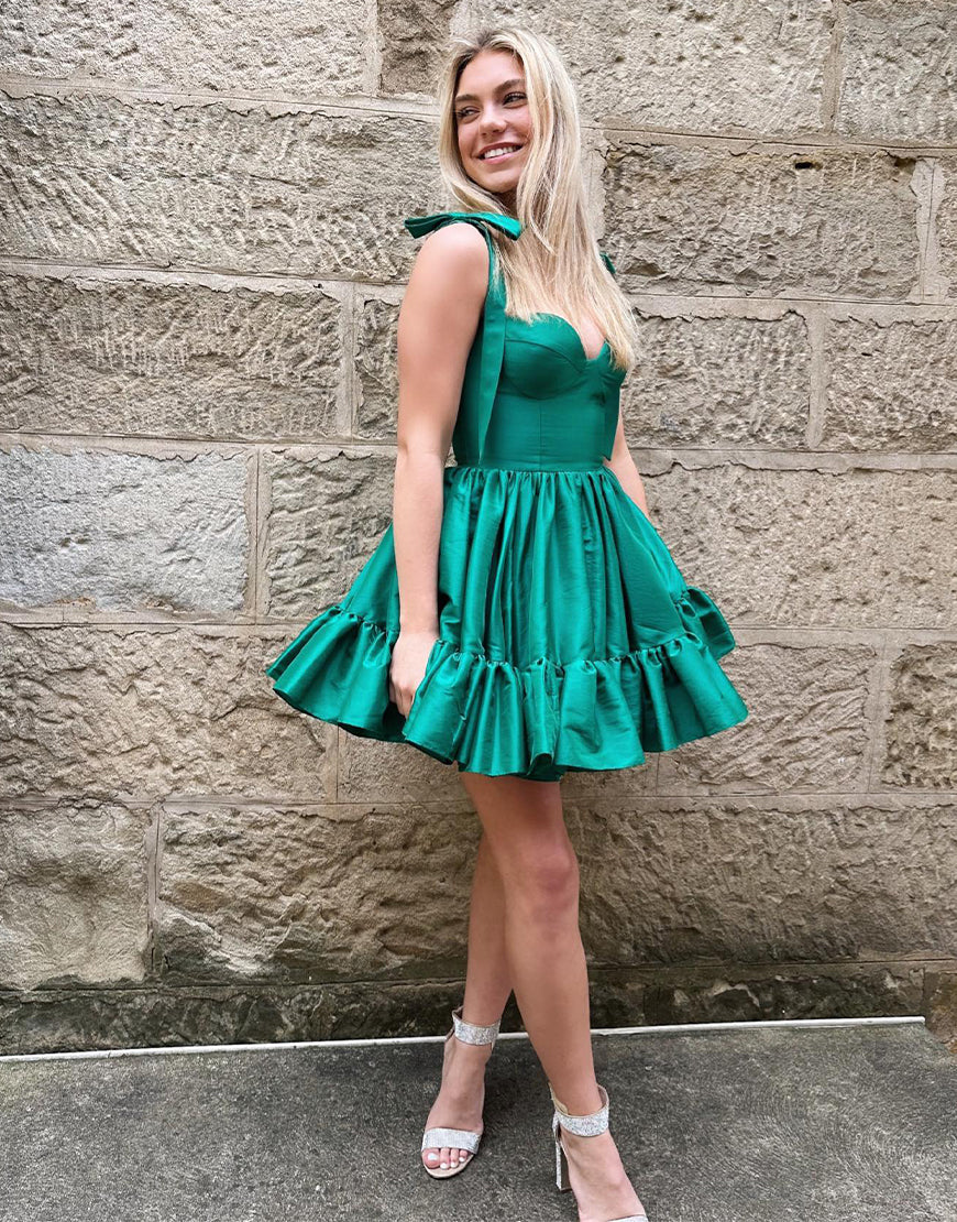 Vestido de fiesta de corte A con escote en forma de corazón y volante