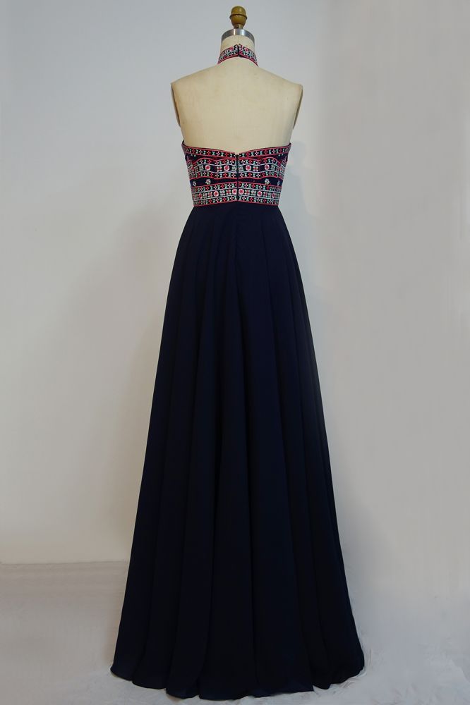 Vestidos de fiesta negros con flores bordadas, corte A y cuello halter hasta el suelo