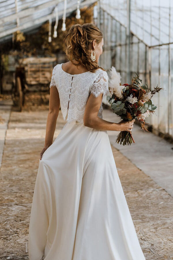 High Low Zweiteiliges Brautkleid aus Satinspitze mit Ärmeln