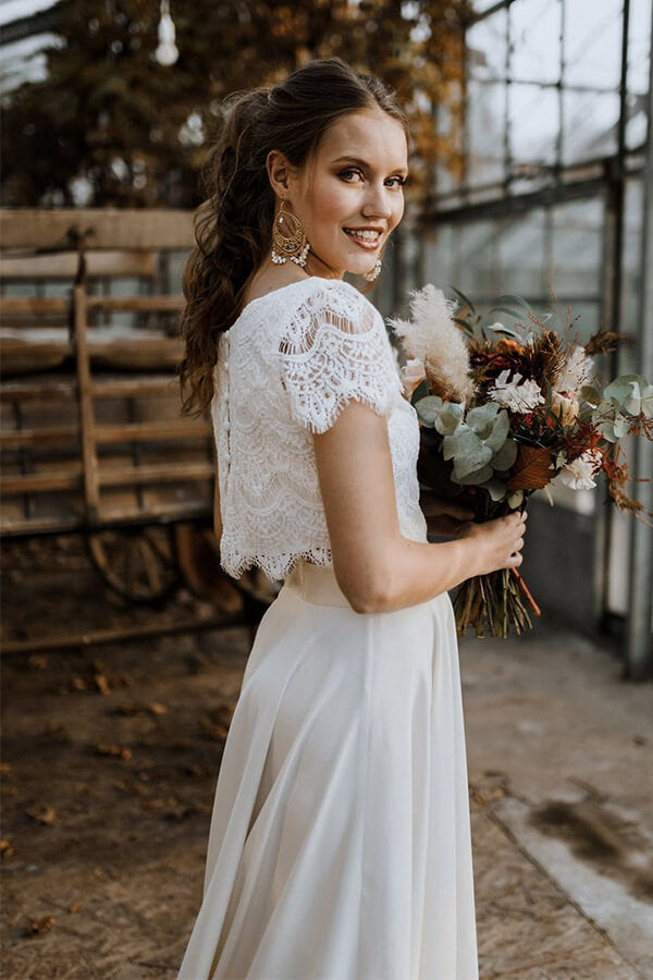 High Low Zweiteiliges Brautkleid aus Satinspitze mit Ärmeln