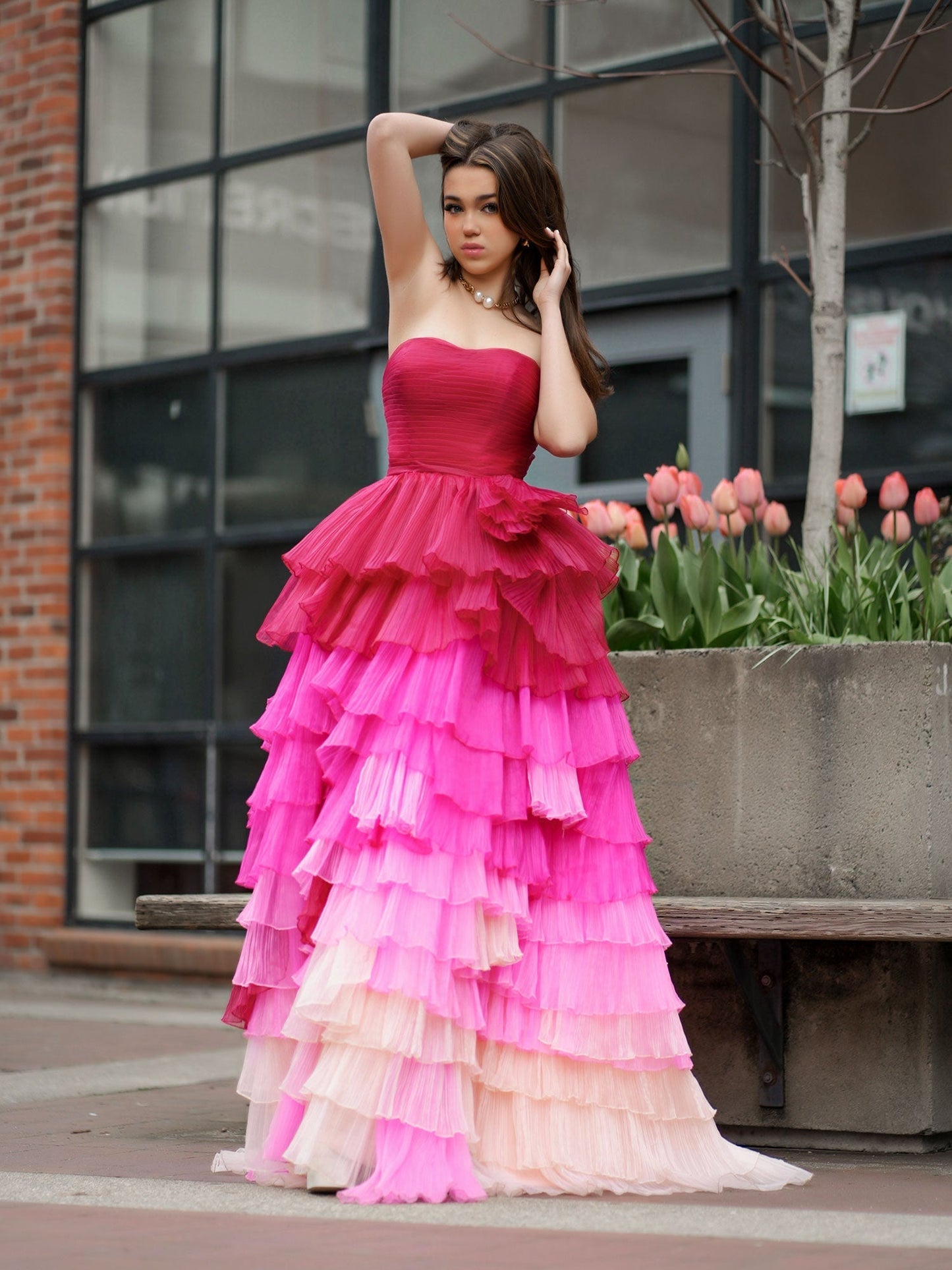 Vestido de fiesta largo con escote corazón plisado y volantes