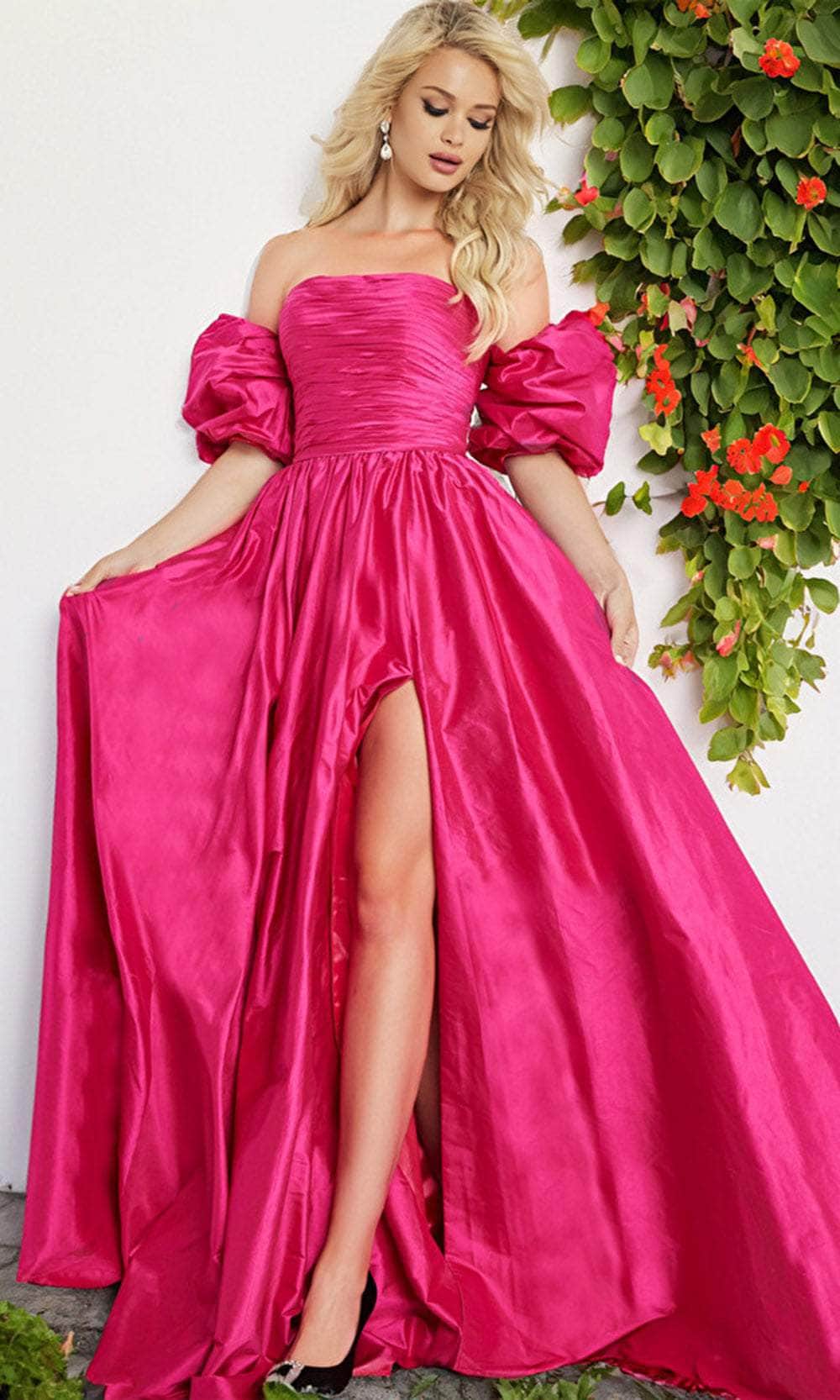 Vestido de tafetán con mangas abullonadas y corte A