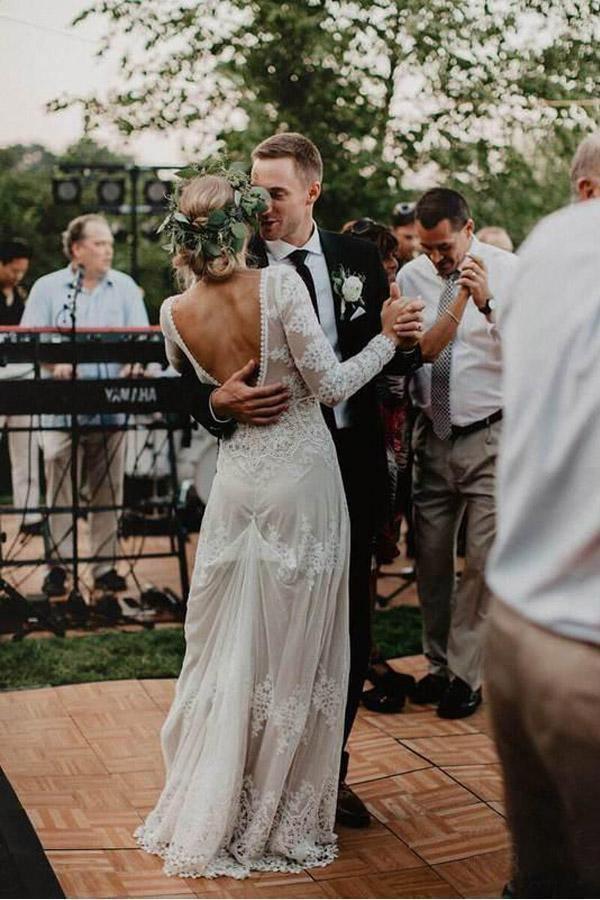 Spitzen Langarm Rückenfreies Boho Brautkleid Rustikales Hochzeitskleid