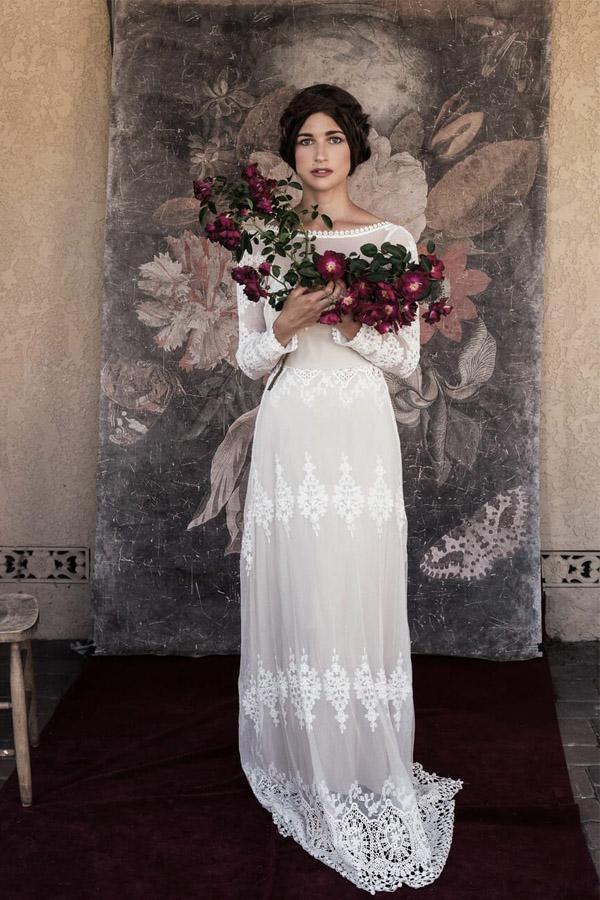 Spitzen Langarm Rückenfreies Boho Brautkleid Rustikales Hochzeitskleid