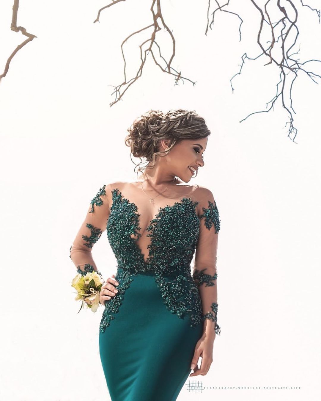 Neuestes langes Meerjungfrau-Juwelen-Satin-Ballkleid mit Ärmeln