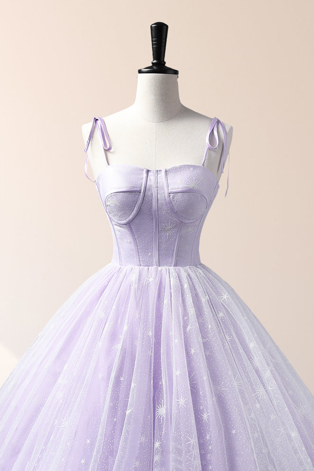 Lavendelfarbenes Abendkleid mit Tüllträgern und bodenlanger Länge, Lavendelfarbenes A-Linien-Ballkleid