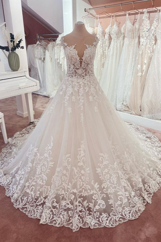 Langes A-Linien-Brautkleid aus Spitze mit Herzausschnitt und Applikationen