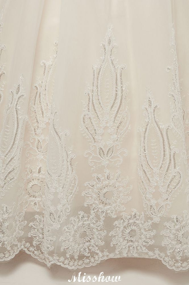 Langes A-Linien-Brautkleid mit hohem Halsausschnitt, Spitzenapplikationen und kurzen Ärmeln