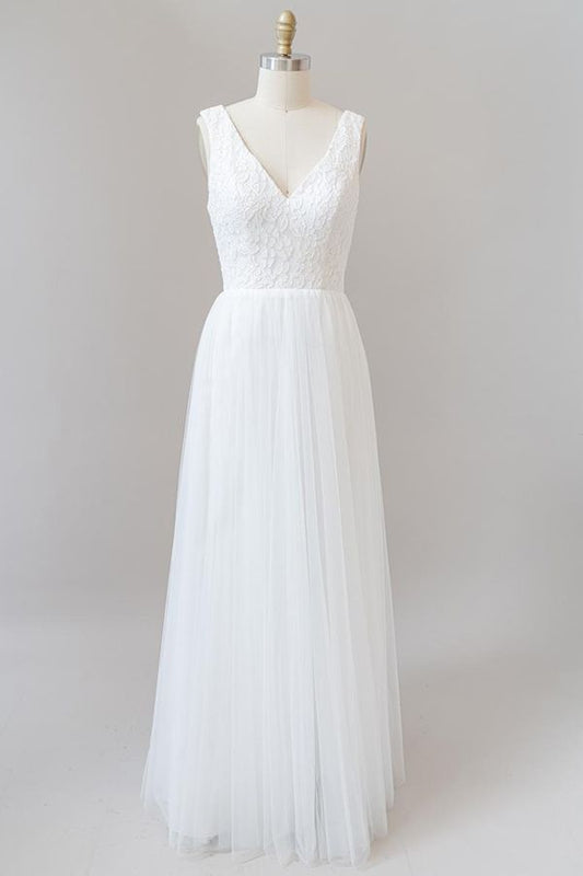 Langes A-Linien-Brautkleid mit offenem Rücken und V-Ausschnitt, Spitze und Tüll