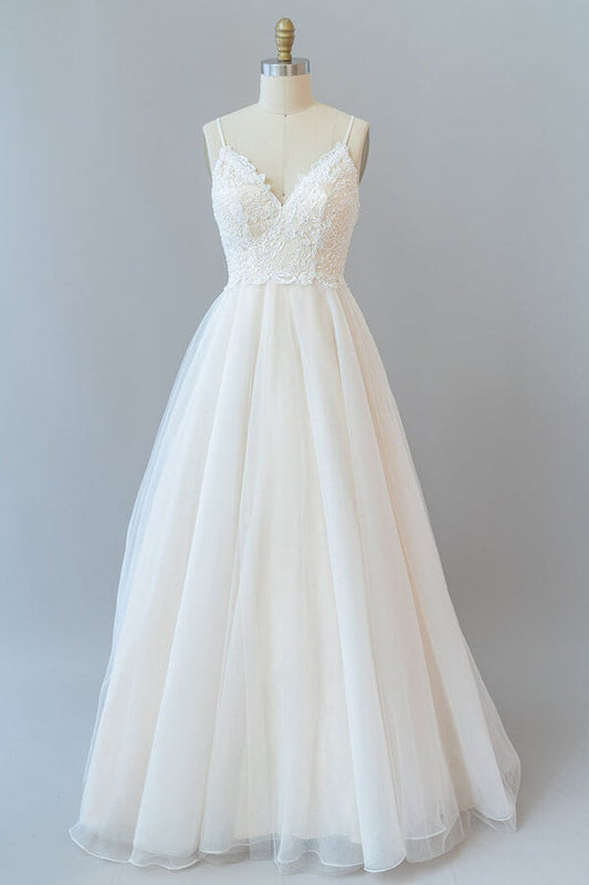 Langes rückenfreies A-Linien-Brautkleid mit Spaghettiträgern und Spitze