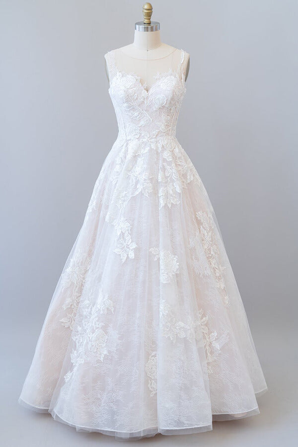 Langes A-Linien-Brautkleid mit Herzausschnitt und Applikationen aus Spitze und Tüll