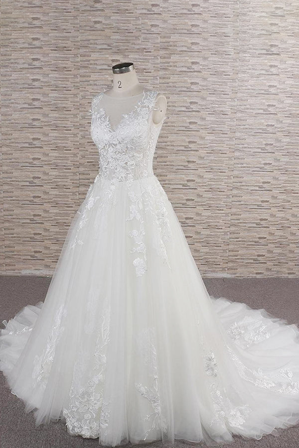 Langes A-Linien-Brautkleid mit Herzausschnitt und Applikationen aus Spitze und Tüll