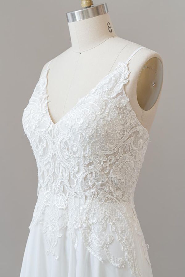 Langes A-Linien-Brautkleid aus Chiffon mit Herzausschnitt und Spaghettiträgern und Applikationen