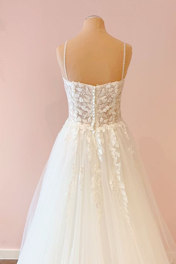 Langes A-Linien-Brautkleid mit Herzausschnitt und Tüllapplikationen