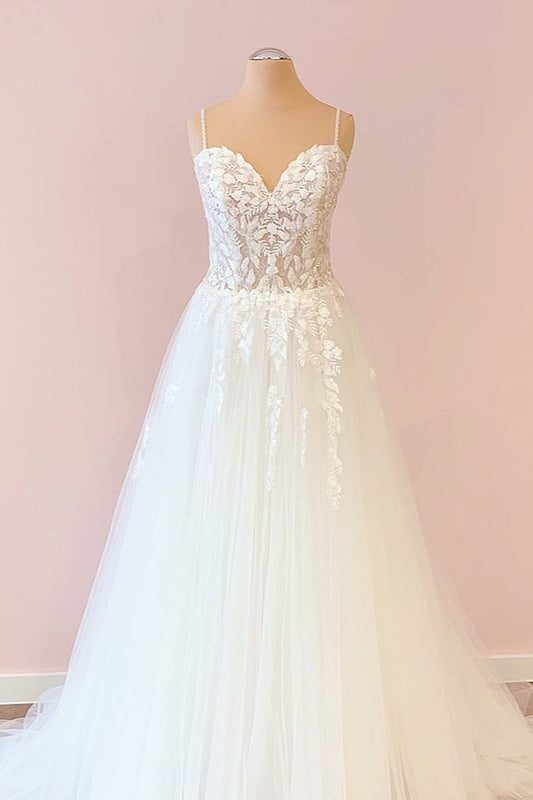 Langes A-Linien-Brautkleid mit Herzausschnitt und Tüllapplikationen