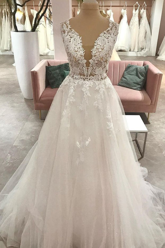 Langes A-Linien-Brautkleid aus Tüll mit Herzausschnitt und Spitzenapplikationen