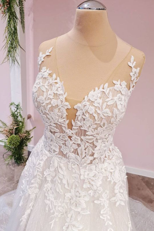 Langes A-Linien-Brautkleid mit rückenfreiem Tüll und Applikationen