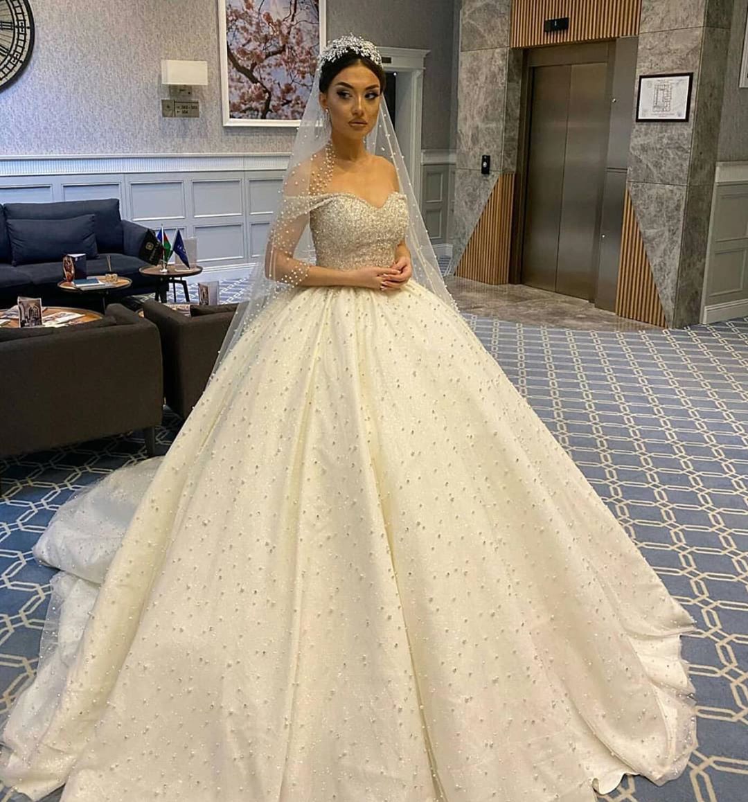 Langes Ballkleid Herzausschnitt Schulterfrei Rückenfrei Perlenbesetzt Rüschen Tüll Brautkleid
