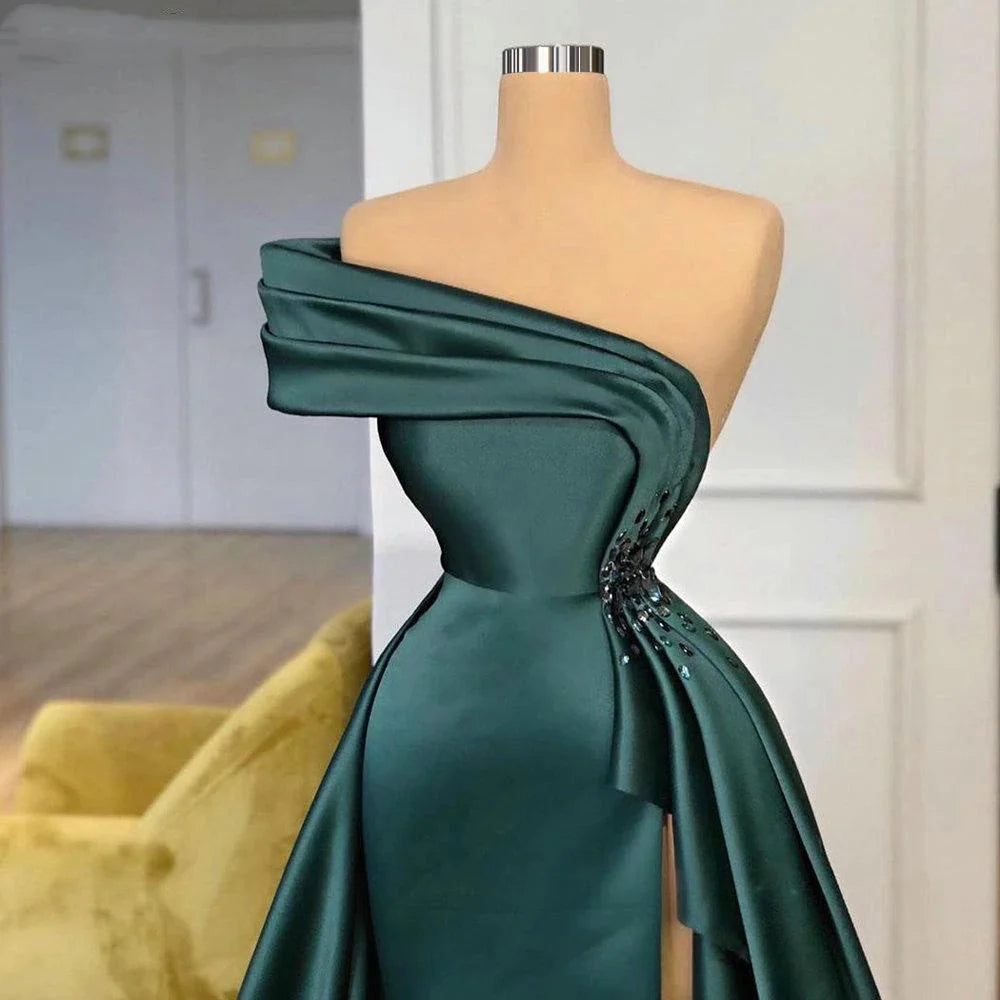 Lange dunkelgrüne Satin-Ballkleider, elegante Abendkleider mit Schlitz