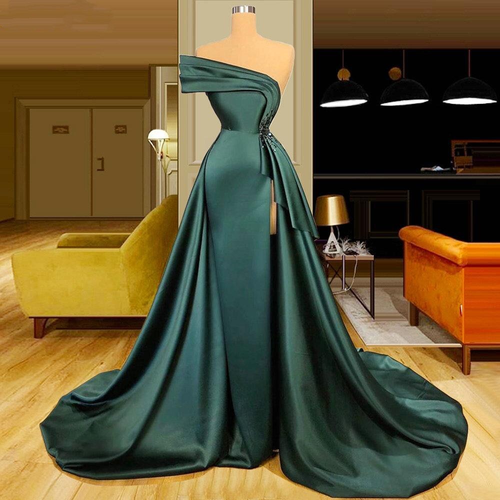 Lange dunkelgrüne Satin-Ballkleider, elegante Abendkleider mit Schlitz