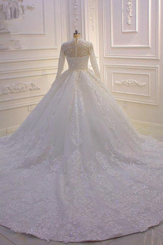 Langes Ballkleid-Brautkleid mit hohem Halsausschnitt, Applikationen und Spitze