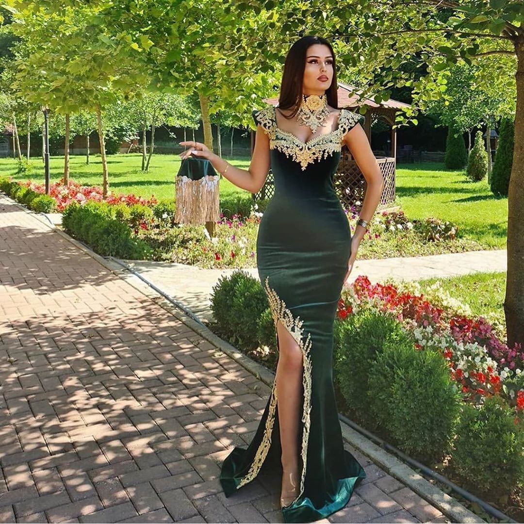 Vestidos de noche largos de sirena verde oscuro con apliques de encaje dorado
