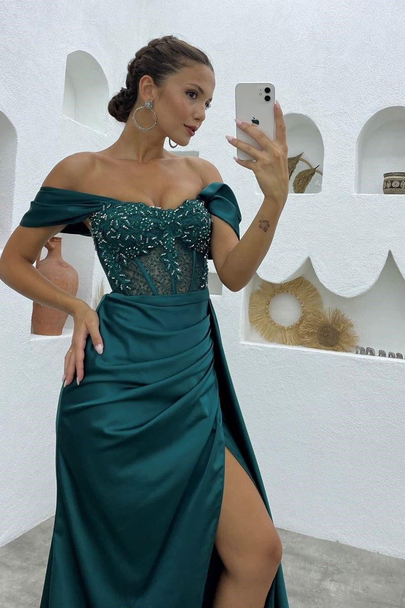 Vestidos de fiesta formales de satén con cuentas y hombros descubiertos de sirena larga con abertura