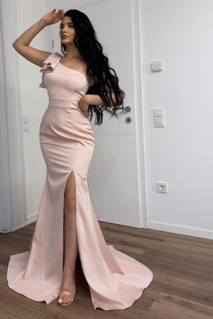 Vestido de fiesta largo rosa sencillo con corte sirena y un hombro abierto