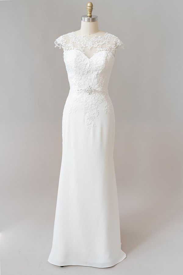Vestido de novia largo de encaje con ilusión y manga corta