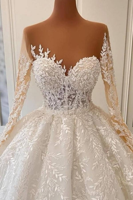 Luxuriöses A-Linien-Ballkleid mit langen Ärmeln und Spitze im Prinzessinnen-Stil