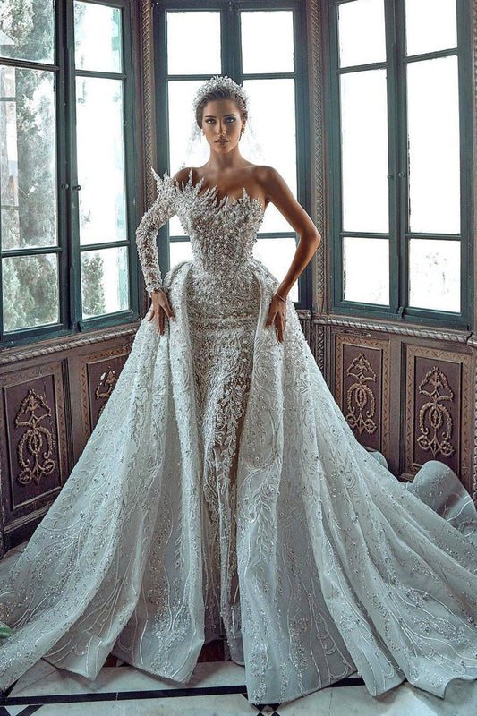 Luxuriöses langes weißes One-Shoulder-A-Linien-Hochzeitskleid mit Perlenbesatz und Schleppe