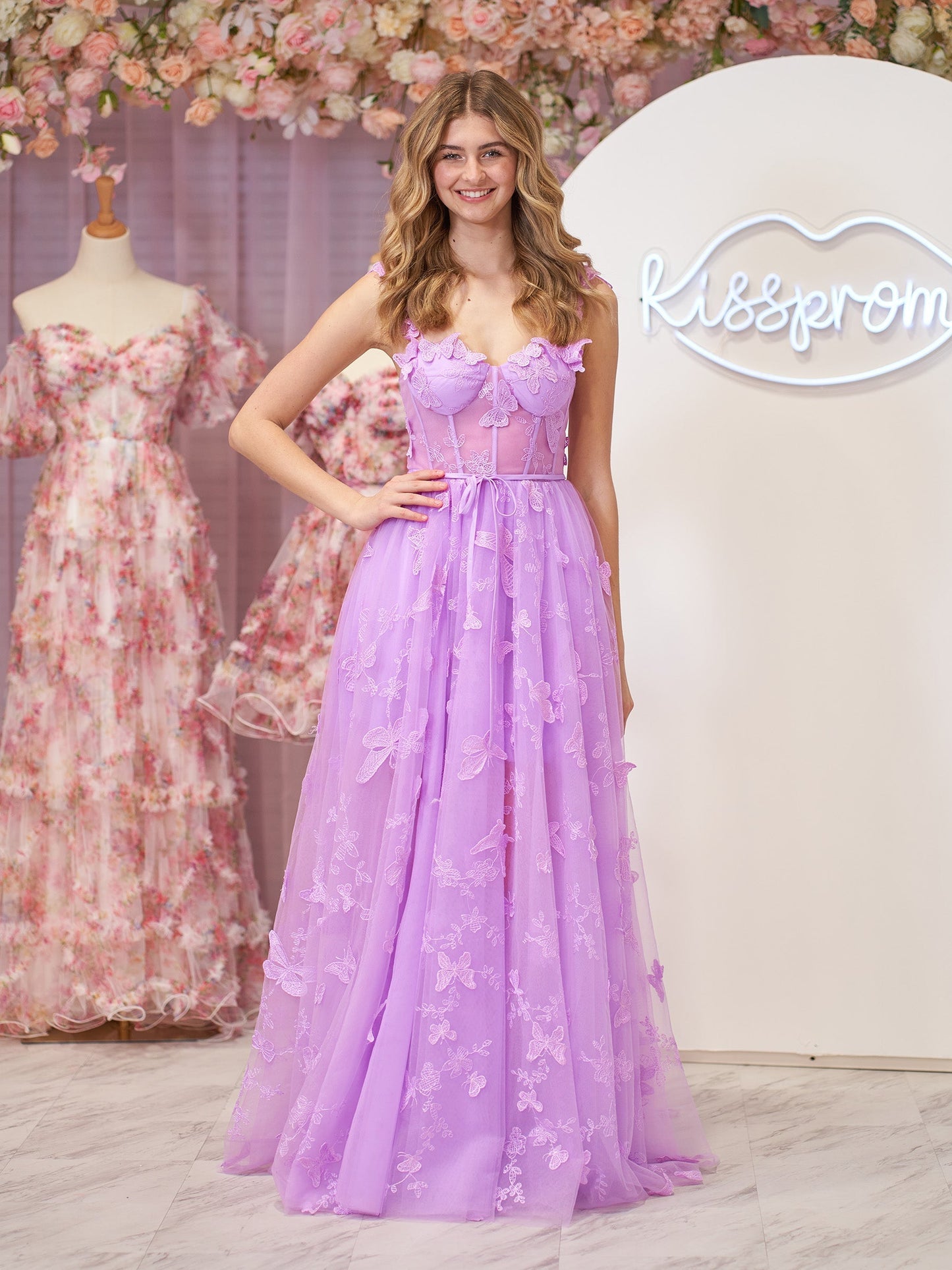 Vestido de fiesta con corsé lila, corte A, encaje de mariposa y abertura