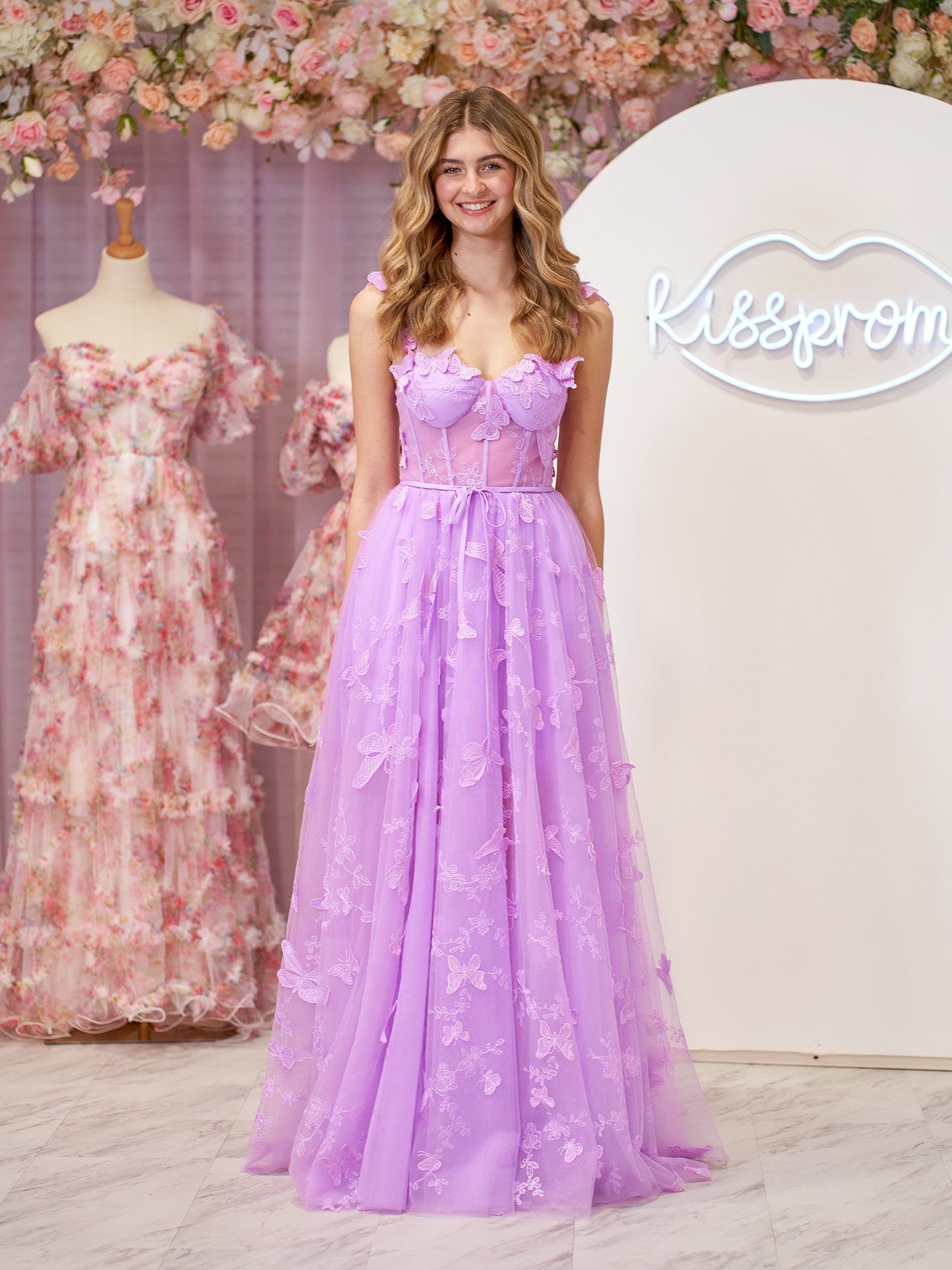 Vestido de fiesta con corsé lila, corte A, encaje de mariposa y abertura