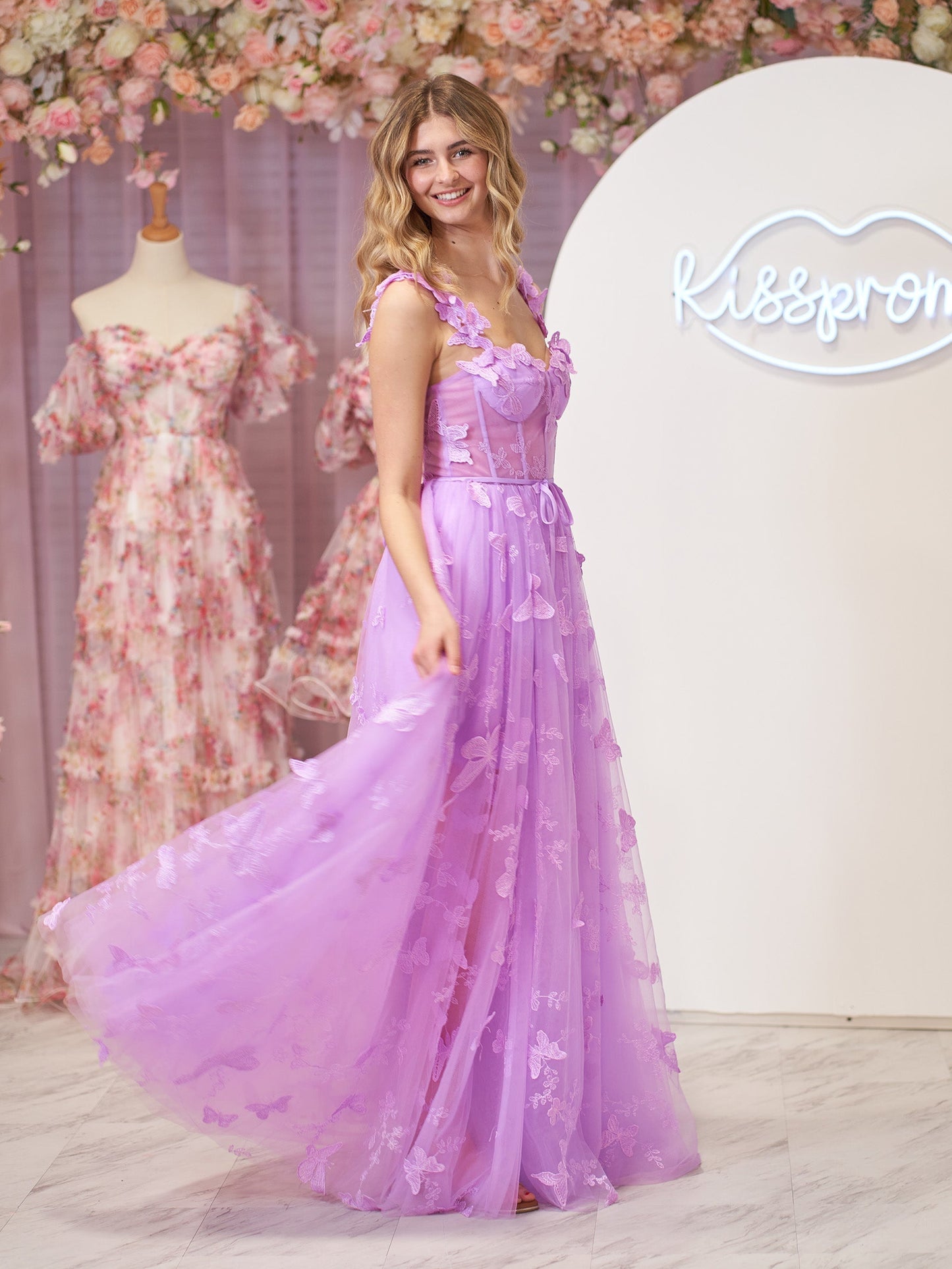 Vestido de fiesta con corsé lila, corte A, encaje de mariposa y abertura