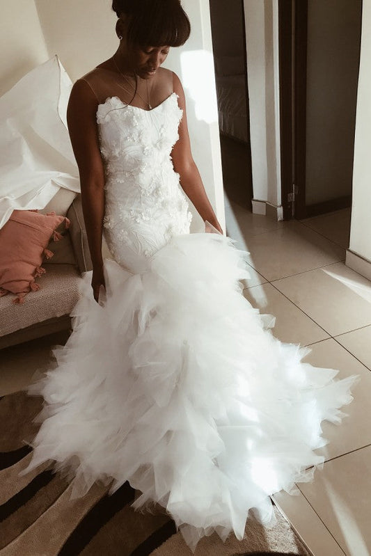 Meerjungfrau Blumenapplikationen Rüschenloses Brautkleid Transparenter Tüll Rückenfrei Ärmellos Brautmode