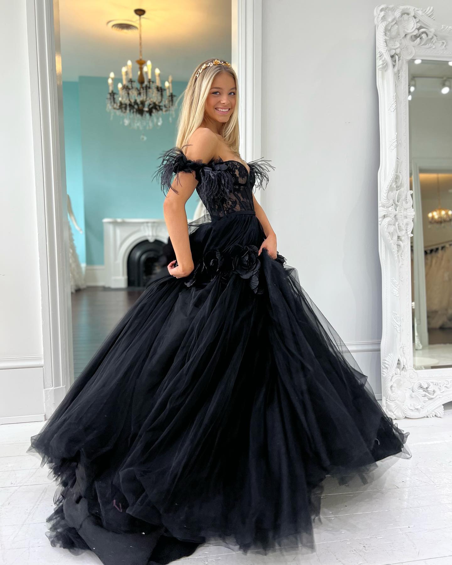 Vestido de fiesta de tul con encaje y hombros descubiertos, corte princesa