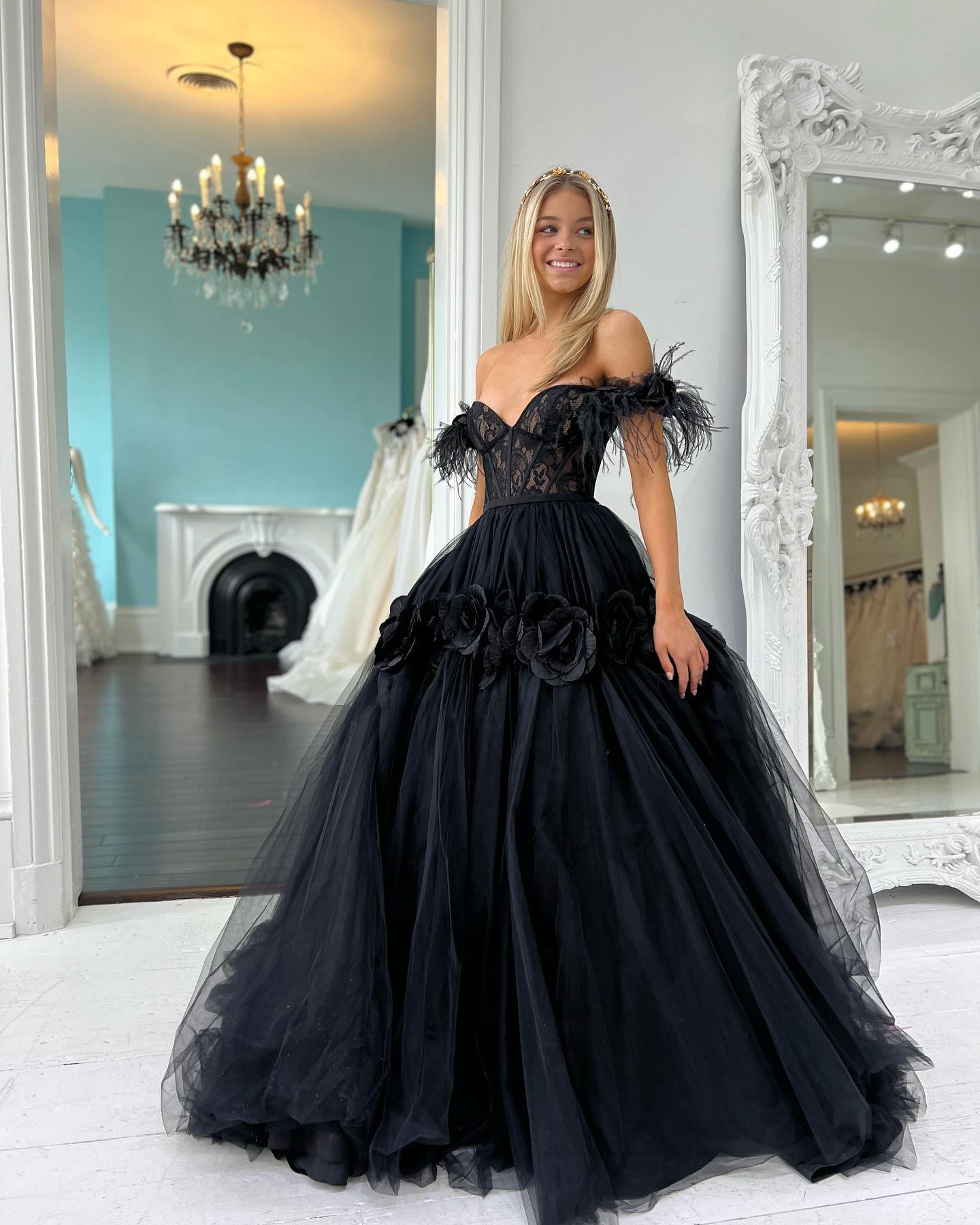 Vestido de fiesta de tul con encaje y hombros descubiertos, corte princesa