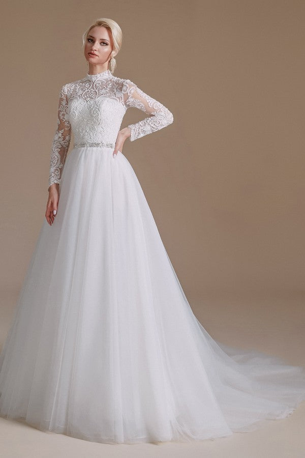 Schlichtes langes A-Linien-Brautkleid mit hohem Halsausschnitt und Tüllspitze und Ärmeln