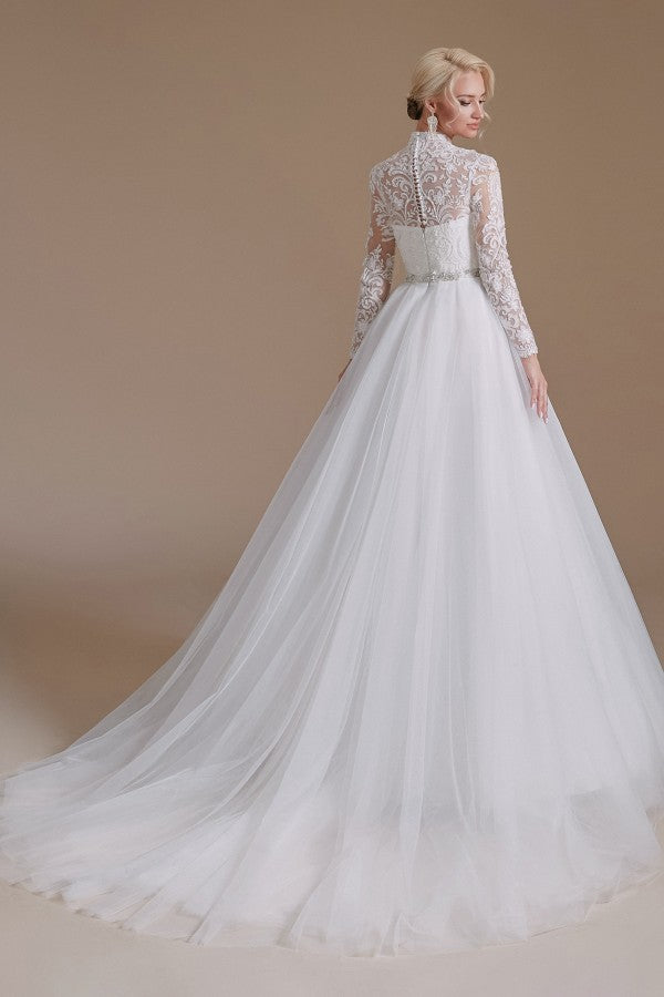 Schlichtes langes A-Linien-Brautkleid mit hohem Halsausschnitt und Tüllspitze und Ärmeln