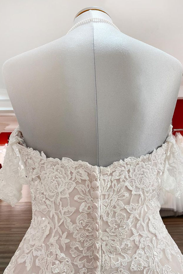 Schlichtes, langes, schulterfreies Prinzessinnen-Brautkleid aus Tüllspitze