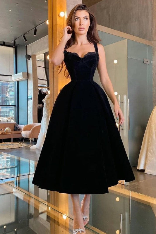 Schlichtes kurzes A-Linien-Ballkleid aus Samt mit Herzausschnitt