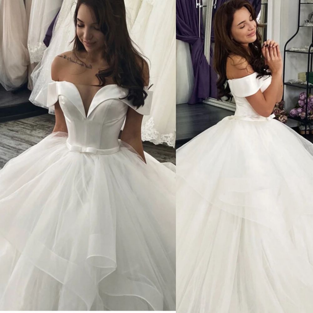 Neuankömmling Off-the-Shoulder Prinzessin Puffy Layers Brautkleid
