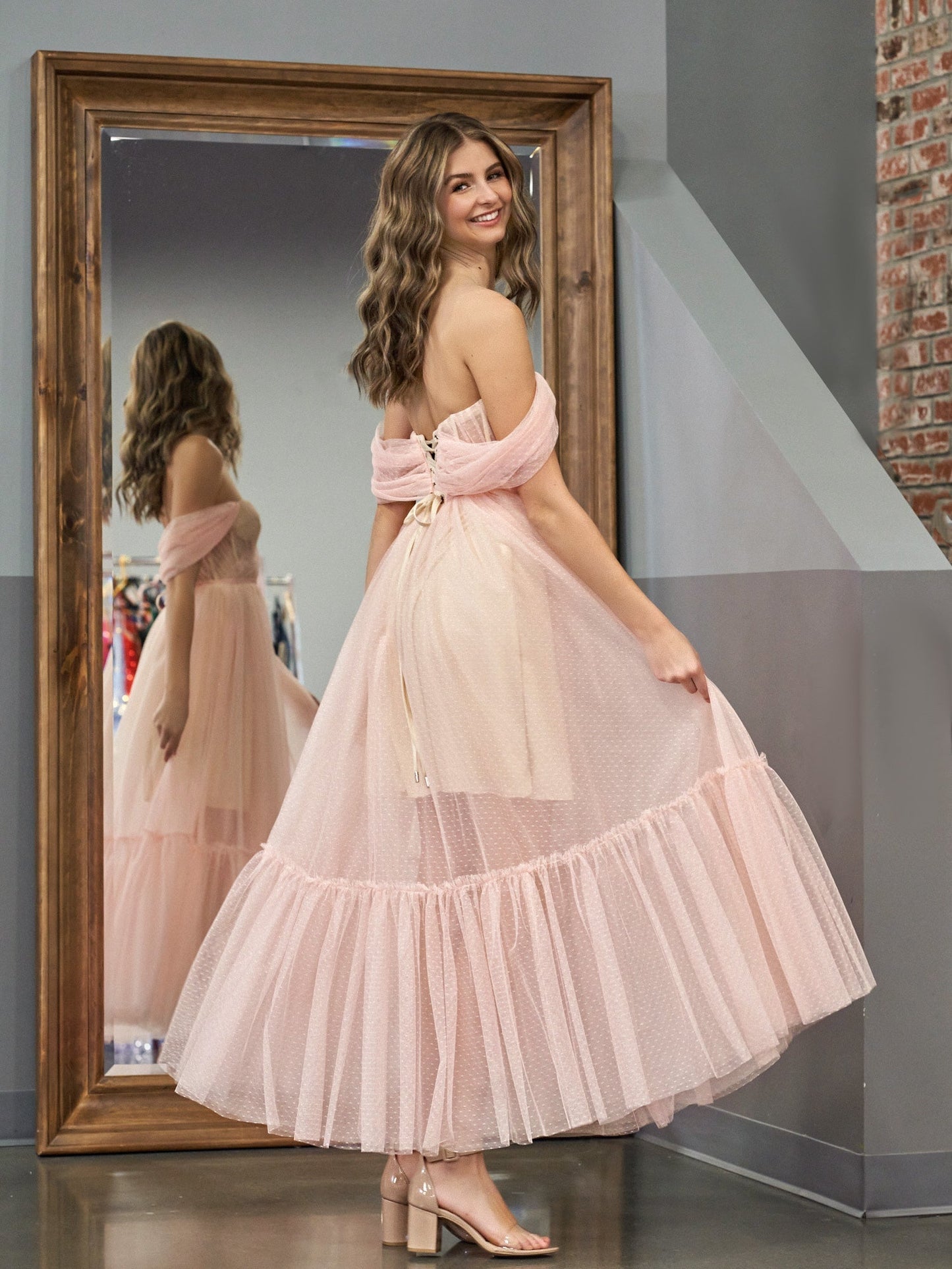 A-Linien-Ballkleid aus rosa Tüll mit Herzausschnitt und bodenlangem Saum