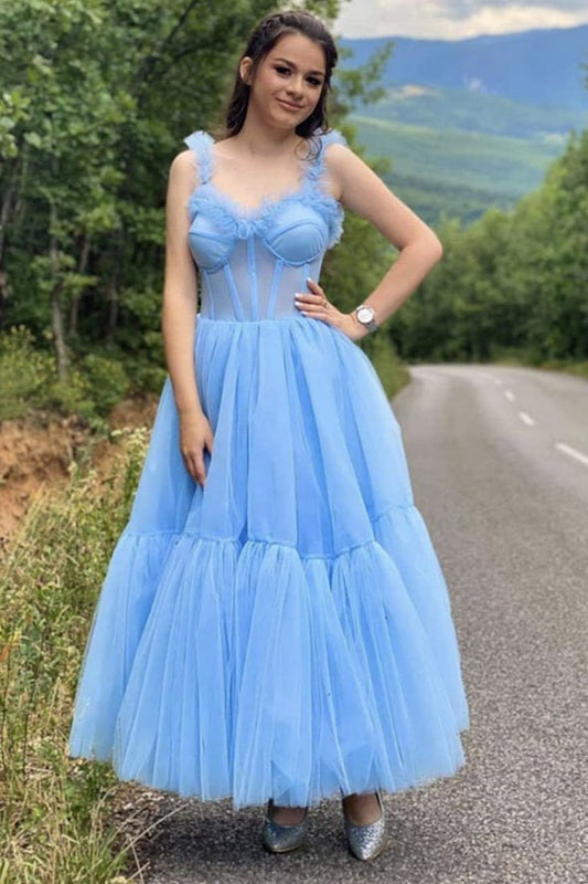 Vestido de fiesta largo de tul azul cielo claro de princesa