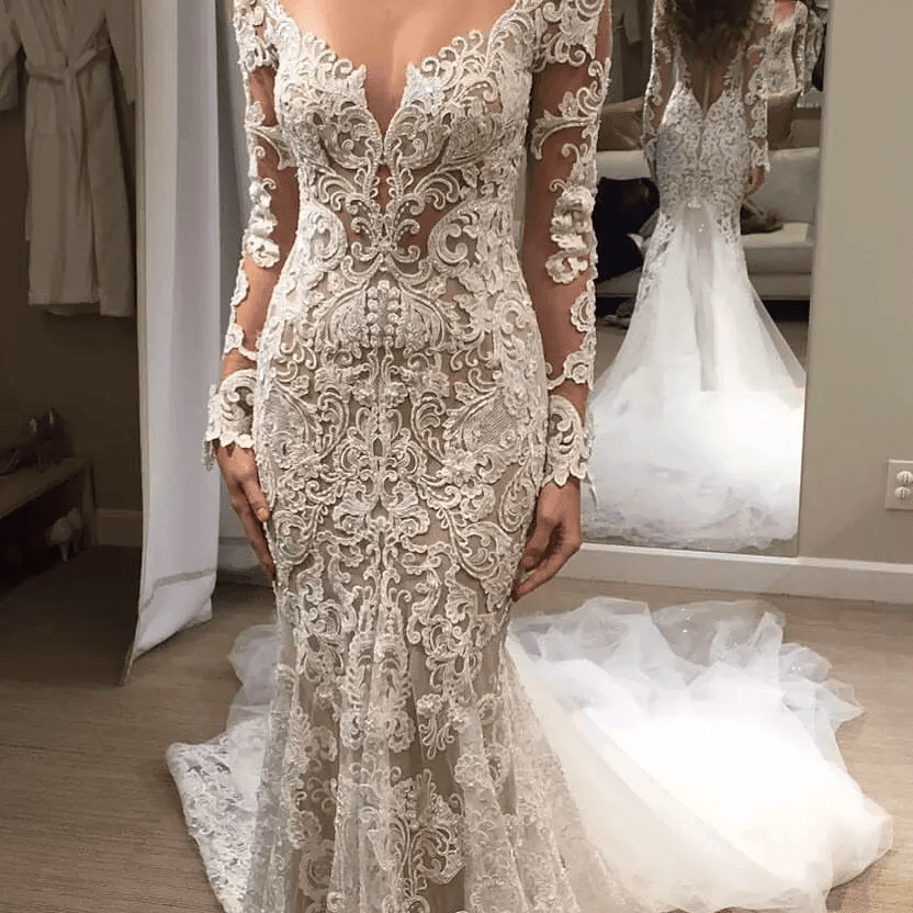 Vestidos de novia románticos de sirena con apliques largos y espalda descubierta de encaje color marfil