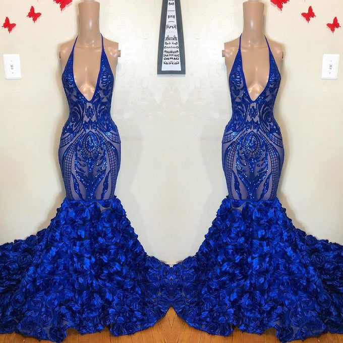Vestido de fiesta de sirena azul real con flores y lentejuelas en la parte inferior y escote en V