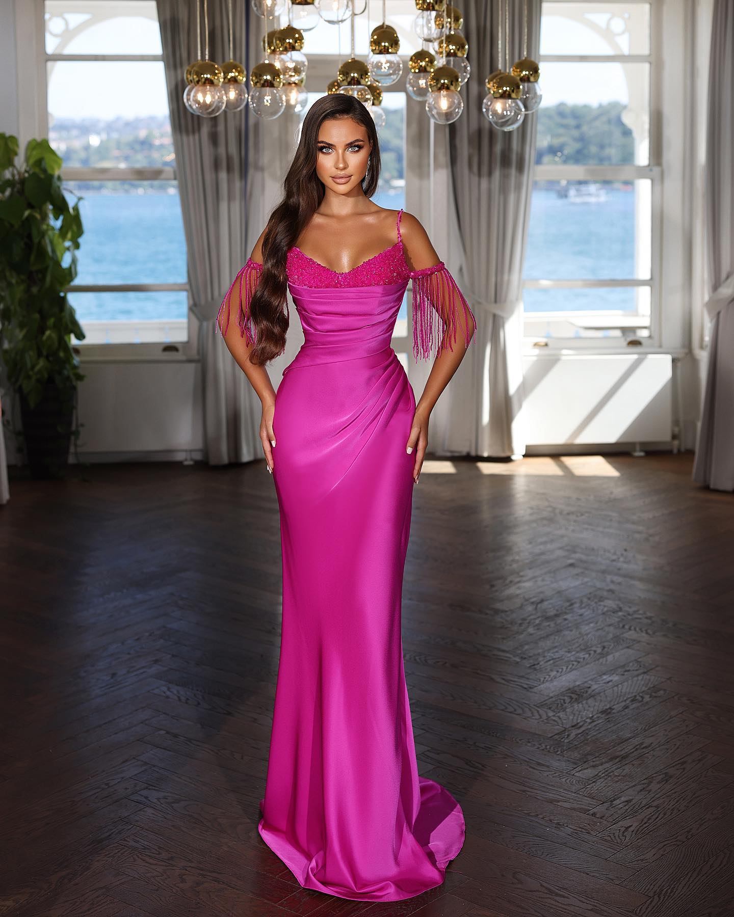 Sexy bodenlanges Spaghettiträger-Meerjungfrau-Satin-Abendkleid mit Perlen