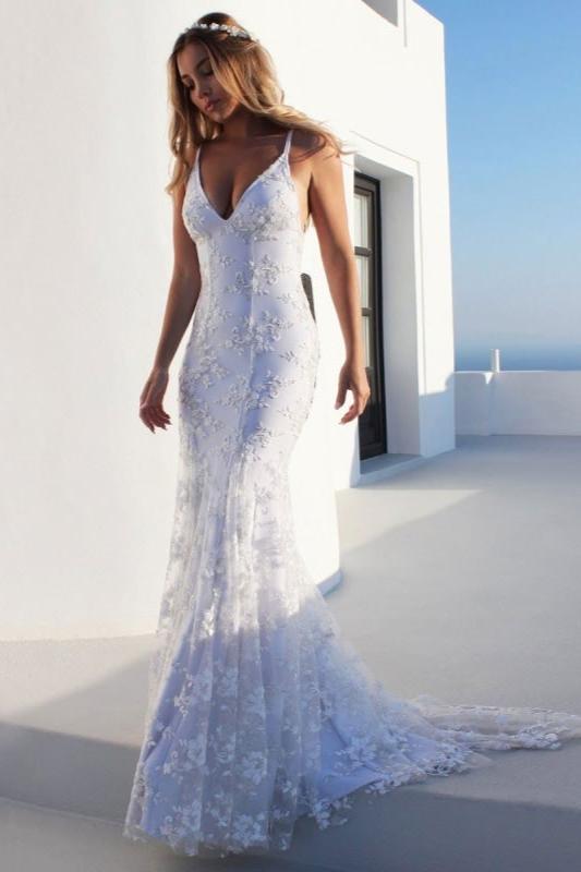 Vestidos de novia elegantes y sexys de sirena con escote en V blanco y espalda descubierta con encaje