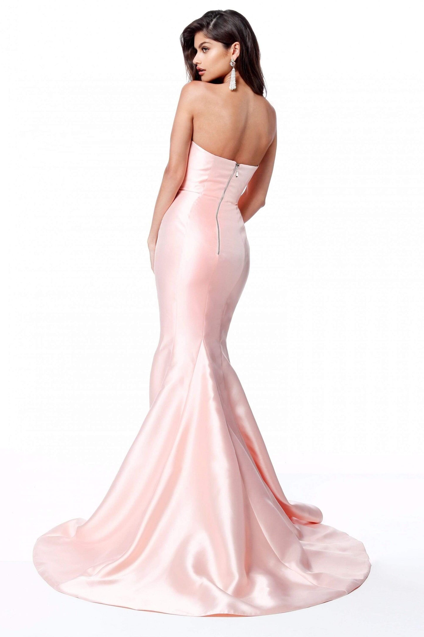 Vestido largo de sirena de tafetán sin tirantes y con cola